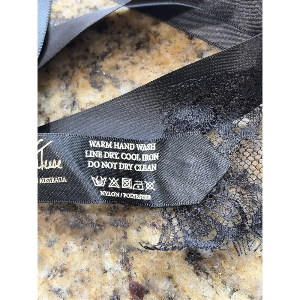 Dita von Teese Classic Black Lace Satin‎ Ribbon Beaded Embellishment Eye Mask